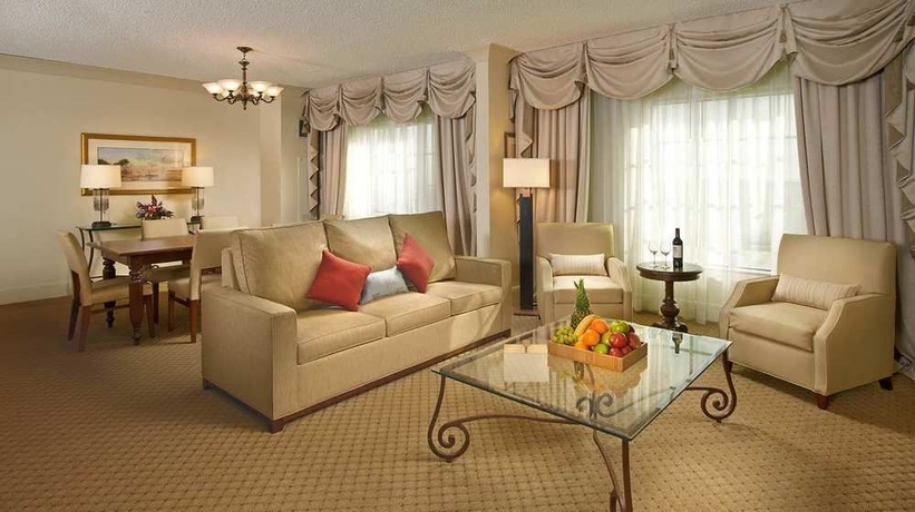 Imagen de los interiores del Hotel Doubletree By Hilton Sunrise - Sawgrass Mills. Foto 9