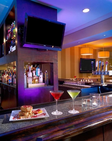 Imagen del bar/restaurante del Hotel Doubletree By Hilton Sunrise - Sawgrass Mills. Foto 5