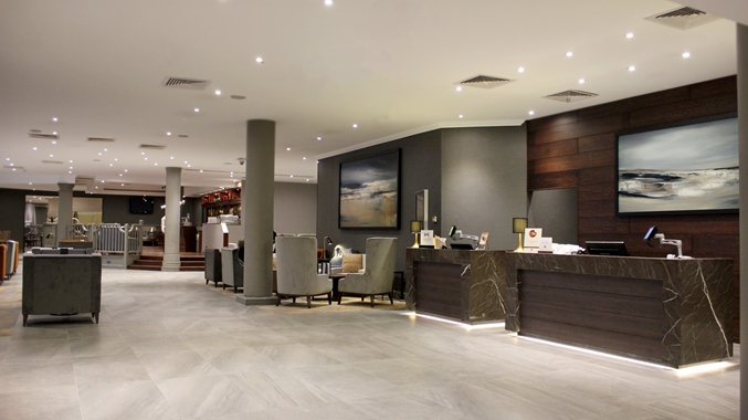 Imagen general del Hotel Doubletree By Hilton Swindon. Foto 14