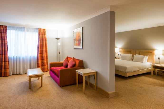 Imagen general del Hotel Doubletree By Hilton Swindon. Foto 11