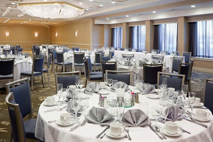 Imagen de los interiores del Hotel Doubletree By Hilton Syracuse. Foto 11
