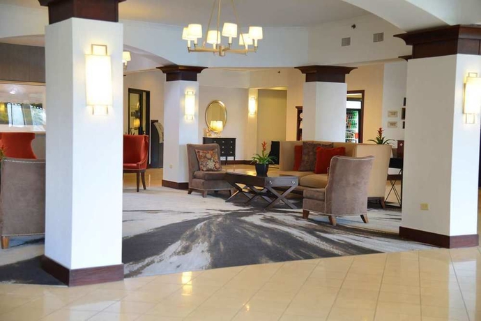 Imagen de los interiores del Hotel Doubletree By Hilton Syracuse. Foto 15