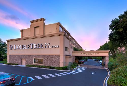 Imagen de la habitación del Hotel Doubletree By Hilton Tinton Falls-eatontown. Foto 2