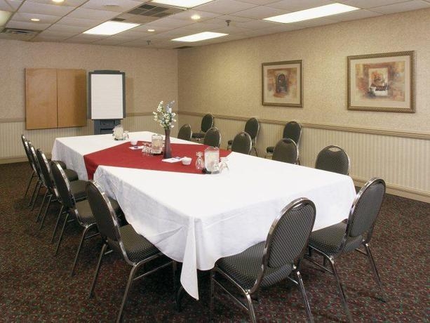 Imagen general del Hotel Doubletree By Hilton Toronto Airport. Foto 5