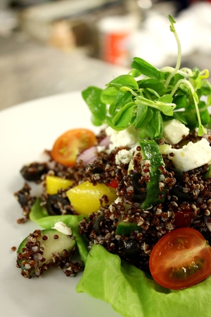 Imagen del bar/restaurante del Hotel Doubletree By Hilton Toronto Airport West. Foto 4