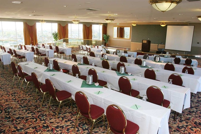 Imagen de los interiores del Hotel Doubletree By Hilton Torrance - South Bay. Foto 4