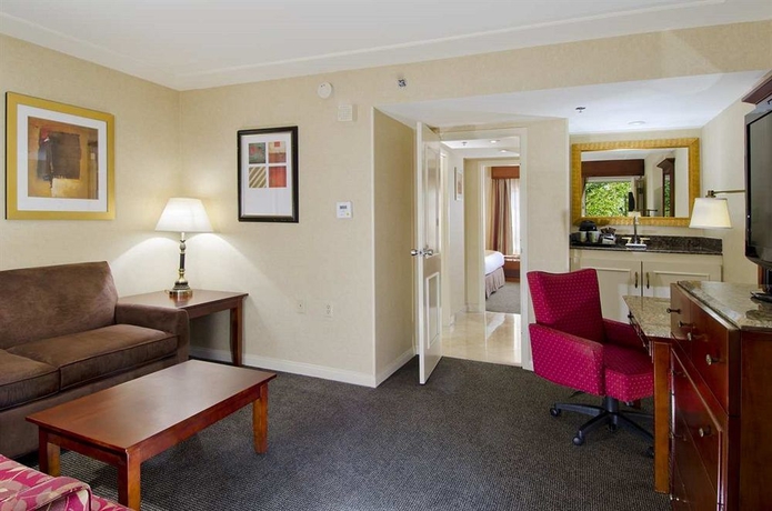 Imagen de los interiores del Hotel Doubletree By Hilton Torrance - South Bay. Foto 7