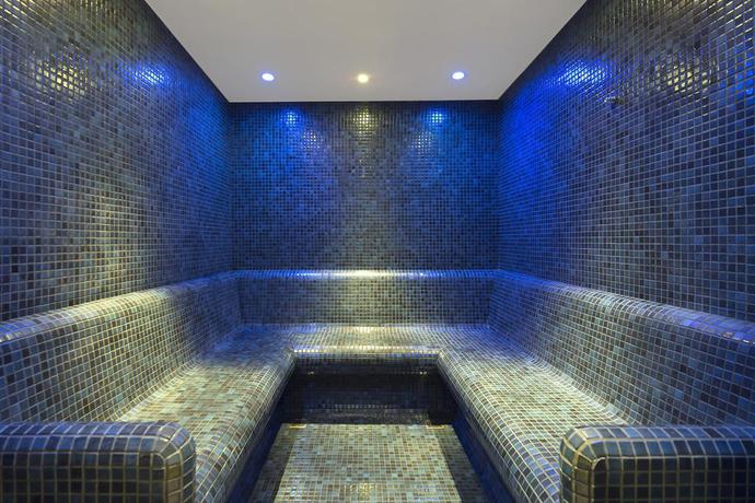 Imagen de los interiores del Hotel Doubletree By Hilton Trabzon. Foto 18