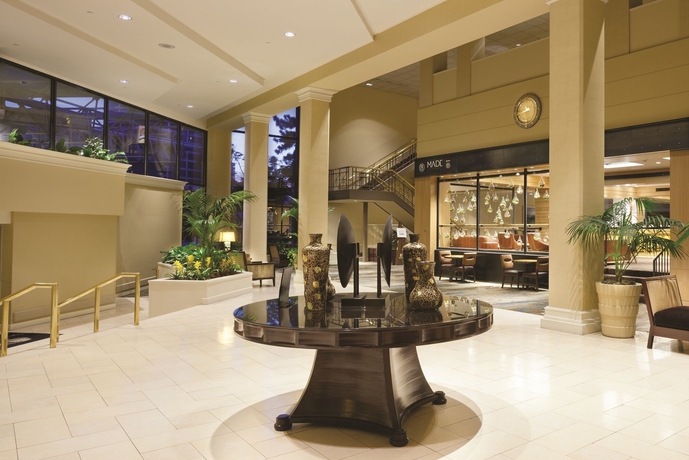 Imagen de los interiores del Hotel Doubletree By Hilton Tulsa Downtown. Foto 10