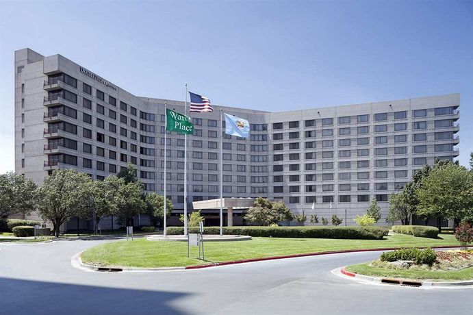 Imagen de los interiores del Hotel Doubletree By Hilton Tulsa - Warren Place. Foto 9