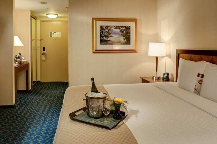 Imagen de los interiores del Hotel Doubletree By Hilton Tulsa - Warren Place. Foto 12