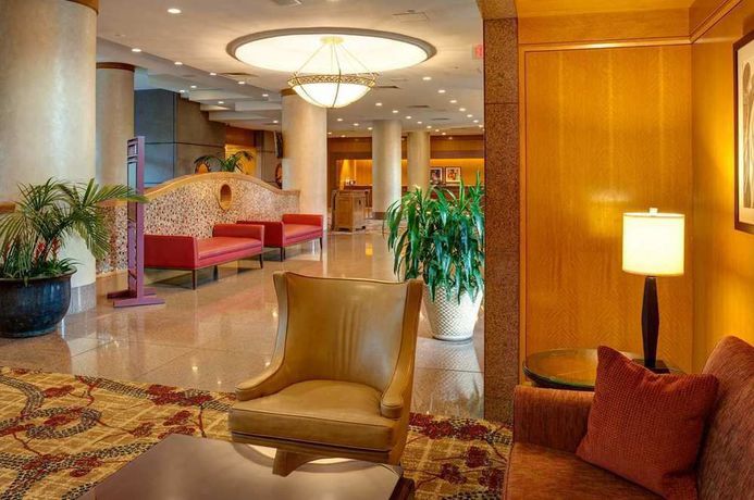Imagen general del Hotel Doubletree By Hilton Tulsa - Warren Place. Foto 2