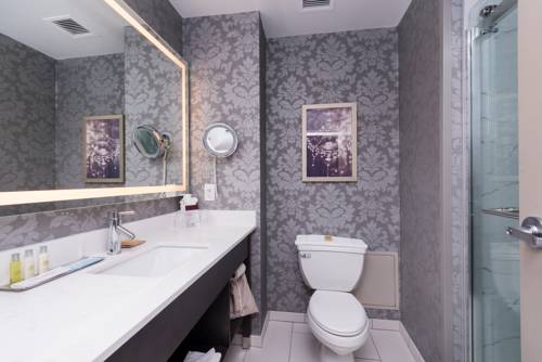 Imagen de la habitación del Hotel Doubletree By Hilton Utica. Foto 10