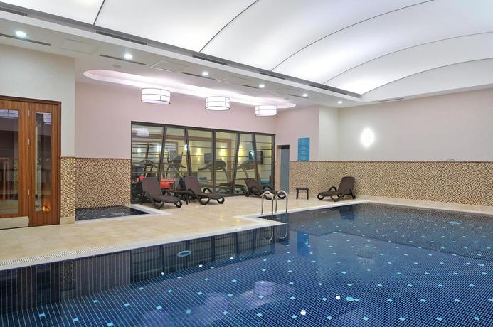 Imagen de la piscina del Hotel Doubletree By Hilton Van. Foto 14