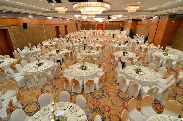 Imagen del bar/restaurante del Hotel Doubletree By Hilton Van. Foto 4