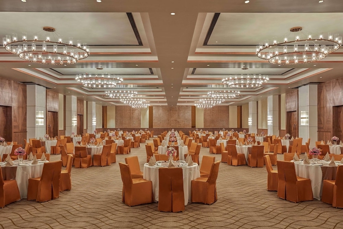 Imagen de los interiores del Hotel Doubletree By Hilton Varanasi. Foto 14