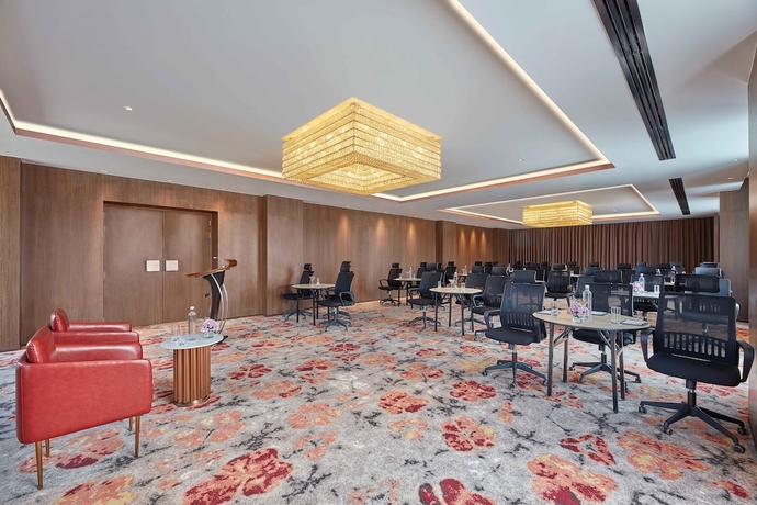 Imagen de los interiores del Hotel Doubletree By Hilton Varanasi. Foto 15