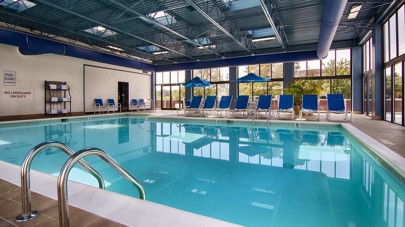 Imagen de la piscina del Hotel Doubletree By Hilton Virginia Beach. Foto 14