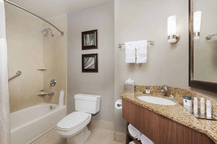 Imagen de la habitación del Hotel Doubletree By Hilton West Palm Beach Airport. Foto 6