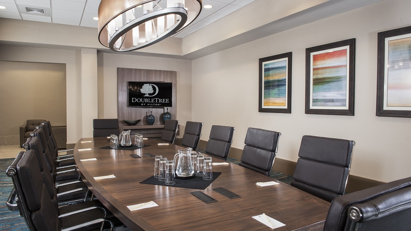 Imagen de los interiores del Hotel Doubletree By Hilton West Palm Beach Airport. Foto 15