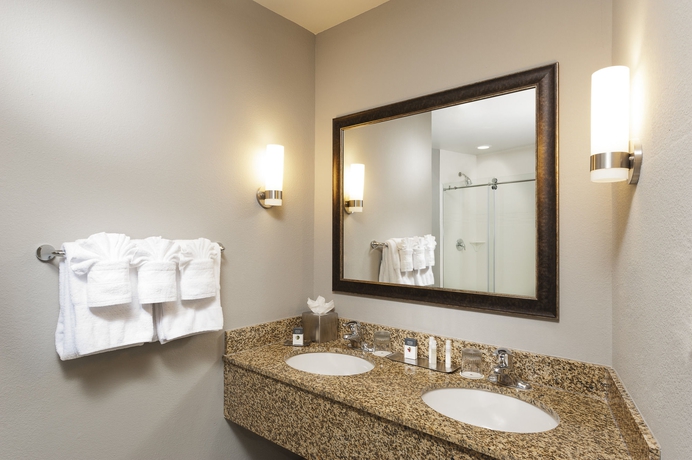 Imagen de la habitación del Hotel Doubletree By Hilton West Palm Beach Airport. Foto 8