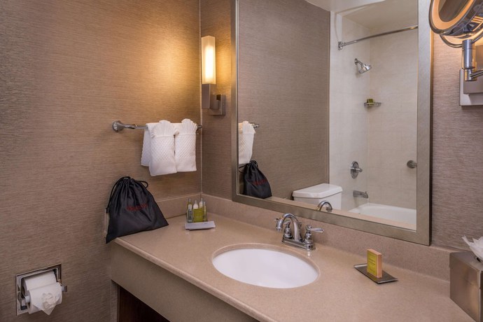 Imagen de la habitación del Hotel Doubletree By Hilton Whittier Los Angeles. Foto 2