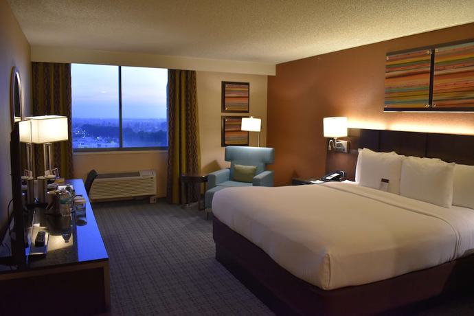 Imagen de la habitación del Hotel Doubletree By Hilton Whittier Los Angeles. Foto 12