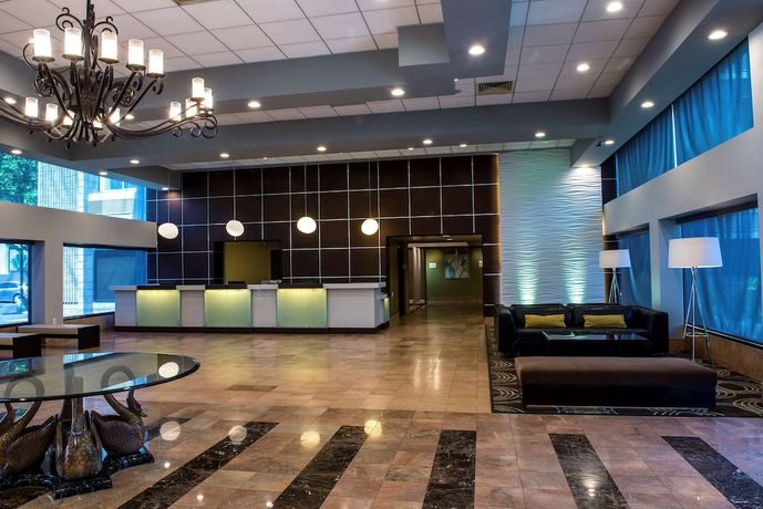 Imagen de los interiores del Hotel Doubletree By Hilton Whittier Los Angeles. Foto 18