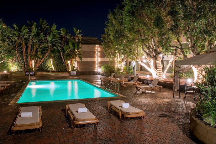 Imagen de la piscina del Hotel Doubletree By Hilton Whittier Los Angeles. Foto 20