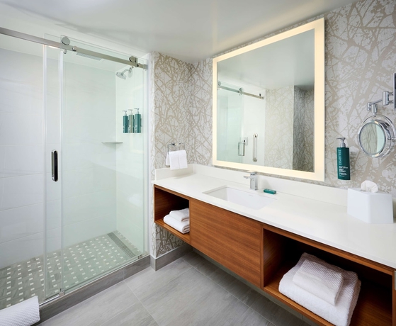 Imagen de la habitación del Hotel Doubletree By Hilton Windsor And Suites. Foto 4
