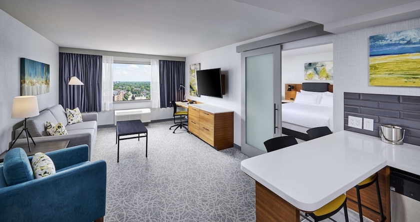 Imagen de la habitación del Hotel Doubletree By Hilton Windsor And Suites. Foto 12