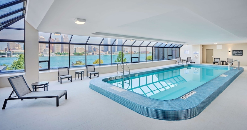 Imagen de la piscina del Hotel Doubletree By Hilton Windsor And Suites. Foto 19