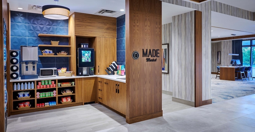 Imagen del bar/restaurante del Hotel Doubletree By Hilton Windsor And Suites. Foto 2