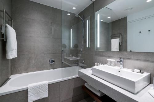 Imagen general del Hotel Doubletree By Hilton Wroclaw. Foto 3