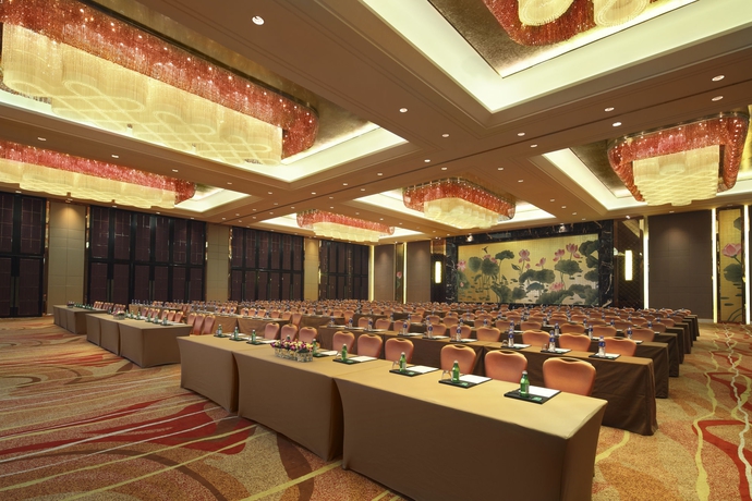 Imagen de los interiores del Hotel Doubletree By Hilton Wuhu. Foto 15