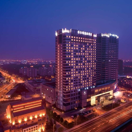 Imagen de los exteriores del Hotel Doubletree By Hilton Wuxi. Foto 7