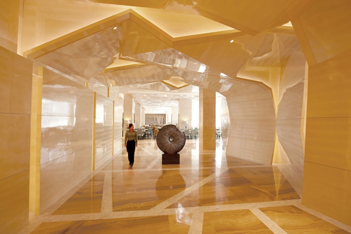 Imagen de los interiores del Hotel Doubletree By Hilton Wuxi. Foto 9