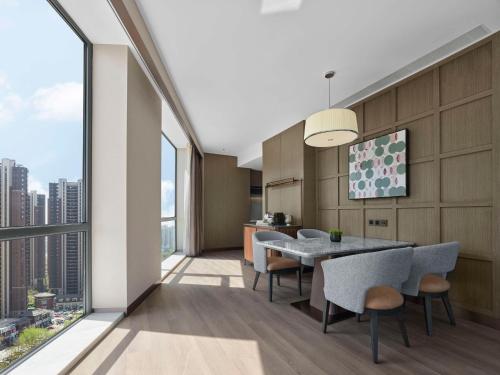 Imagen general del Hotel Doubletree By Hilton Yantai Golden Coast & Suites. Foto 7