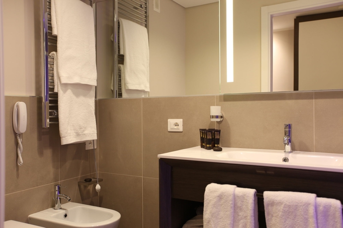 Imagen de la habitación del Hotel Doubletree By Hilton Yerevan City Centre. Foto 4