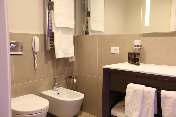 Imagen de la habitación del Hotel Doubletree By Hilton Yerevan City Centre. Foto 5