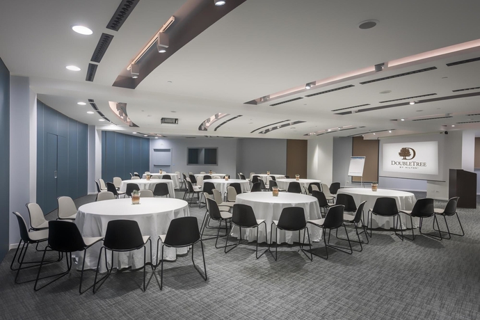 Imagen de los interiores del Hotel Doubletree By Hilton Yerevan City Centre. Foto 15