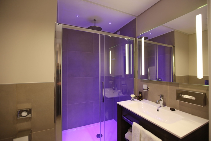 Imagen de la habitación del Hotel Doubletree By Hilton Yerevan City Centre. Foto 12