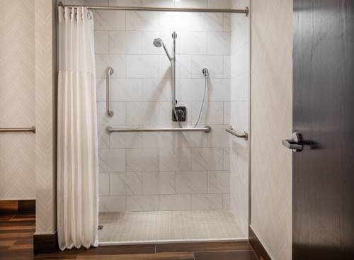 Imagen de la habitación del Hotel Doubletree By Hilton Youngstown Downtown. Foto 2