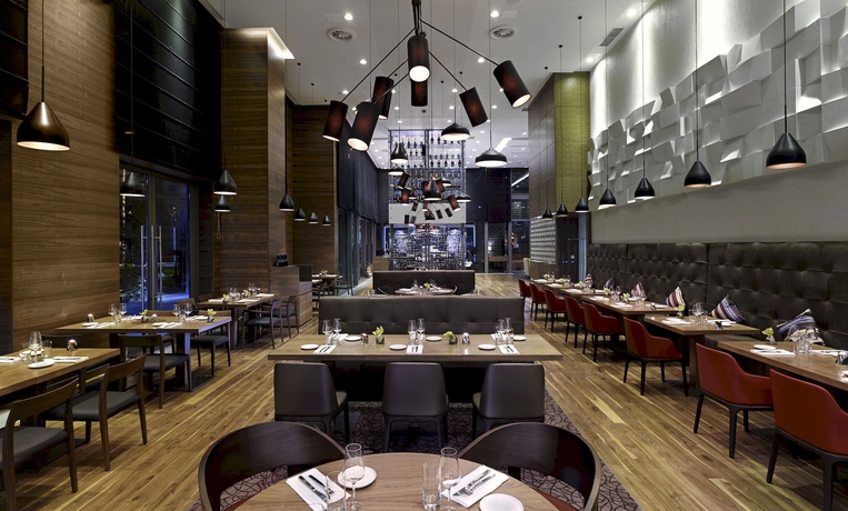 Imagen del bar/restaurante del Hotel Doubletree By Hilton Zagreb. Foto 2