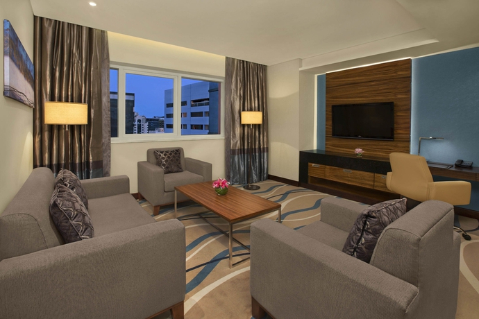 Imagen de los interiores del Hotel Doubletree By Hilton and Residences Dubai Al Barsha. Foto 13