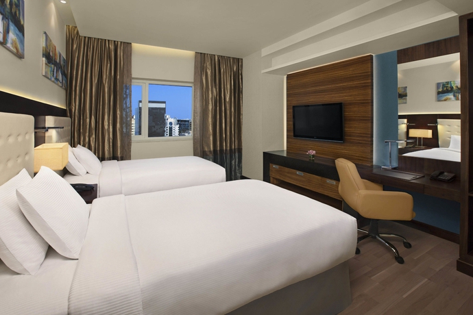 Imagen de la habitación del Hotel Doubletree By Hilton and Residences Dubai Al Barsha. Foto 9