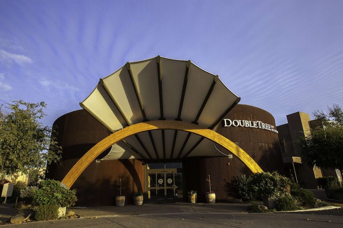 Imagen general del Hotel Doubletree By Hilton and Spa Napa Valley American Canyon. Foto 1