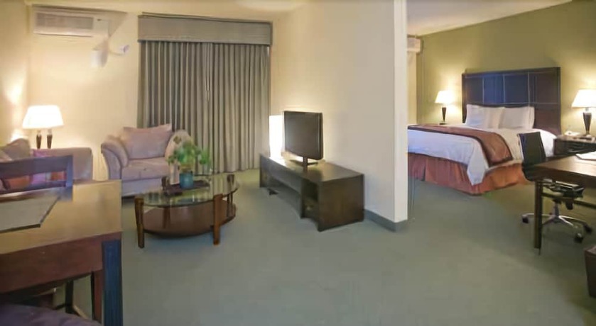 Imagen de la habitación del Hotel Doubletree By Hilton and Spa Napa Valley American Canyon. Foto 17