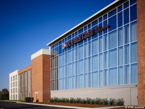 Imagen general del Hotel Doubletree By Hilton and Suites Charleston Airport. Foto 11