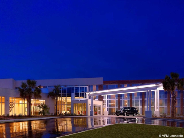 Imagen general del Hotel Doubletree By Hilton and Suites Charleston Airport. Foto 13